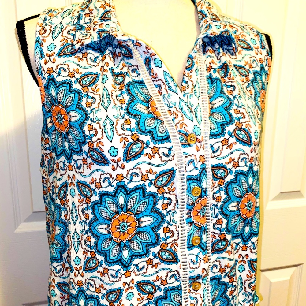 B1G1 Democracy Sleeveless Blouse